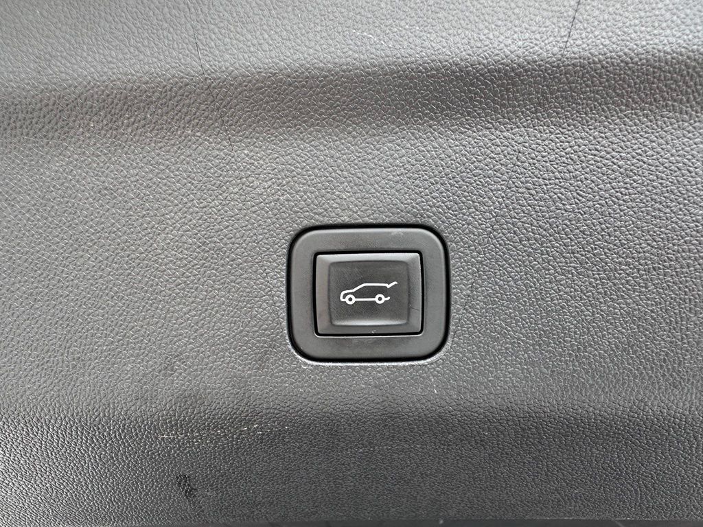 Certified 2025 Chevrolet Tahoe High Country AWD/4WD image 42