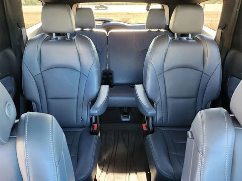 Used 2023 Buick Enclave Essence image 24