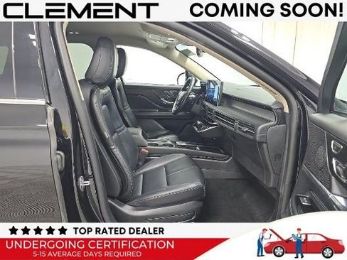 Used 2025 Lincoln Corsair AWD image 3