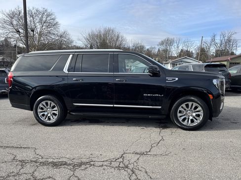 Used 2024 GMC Yukon XL Denali image 2