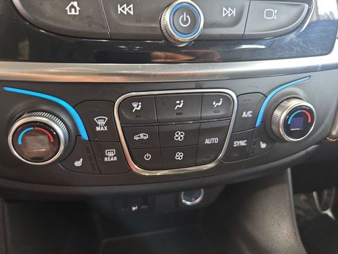 Used 2018 Chevrolet Traverse LT AWD/4WD image 26