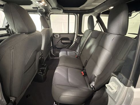 Used 2021 Jeep Wrangler Unlimited Sport image 23