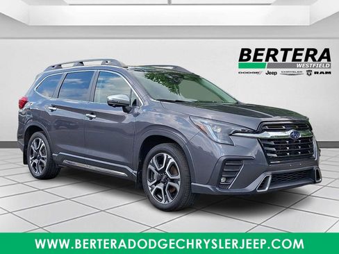 Used 2023 Subaru Ascent Touring AWD/4WD image 1