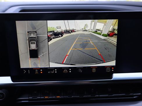 Used 2024 Chevrolet Silverado 1500 High Country w/ High Country Premium Package AWD/4WD image 29