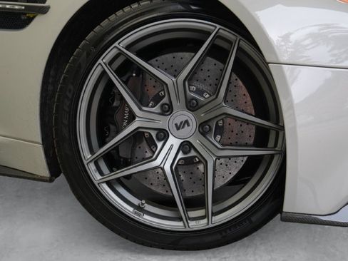 Used 2016 Aston Martin Vanquish Coupe RWD image 4