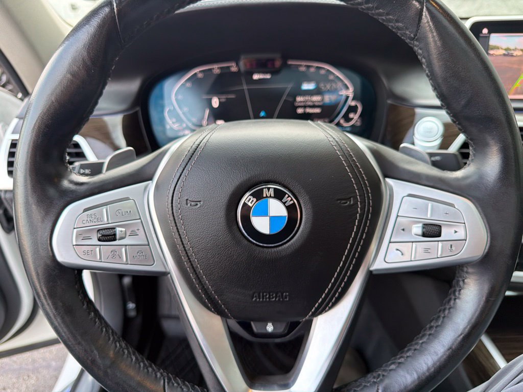 Used 2020 BMW 745e xDrive AWD/4WD image 18