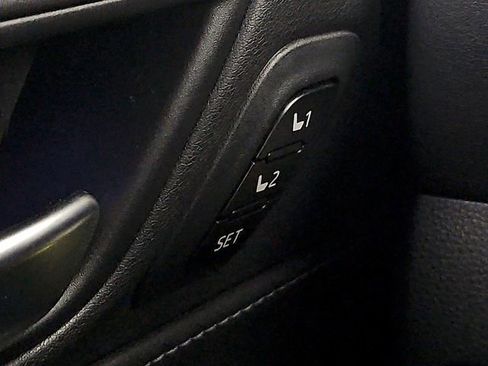 Used 2024 Toyota Venza XLE image 25