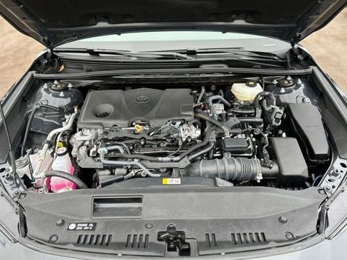 Used 2025 Toyota Camry XLE image 11