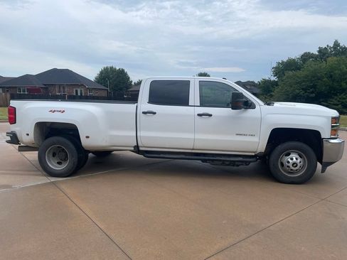 Used 2019 Chevrolet Silverado 3500 W/T w/ WT Convenience Package AWD/4WD image 4