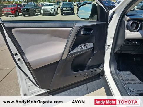Used 2015 Toyota RAV4 XLE FWD image 11