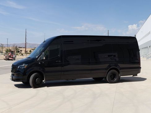 Used 2019 Mercedes-Benz Sprinter 3500 image 5