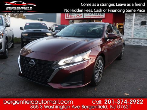 Used 2023 Nissan Altima 2.5 SV image 1