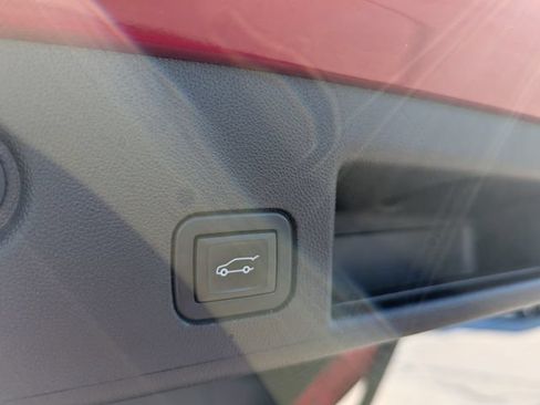 Used 2022 Chevrolet Equinox RS w/ RS Leather Package AWD/4WD image 9