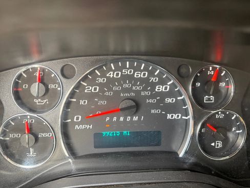 Used 2017 Chevrolet Express 3500 image 29