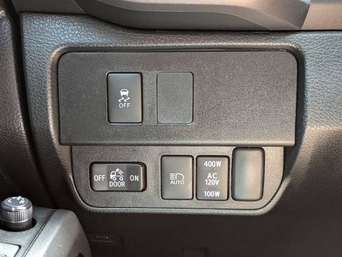 Used 2021 Toyota Tacoma TRD Off-Road w/ Technology Package AWD/4WD image 26
