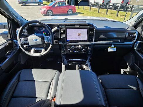 New 2026 Ford F250 Lariat w/ Black Appearance Package image 32