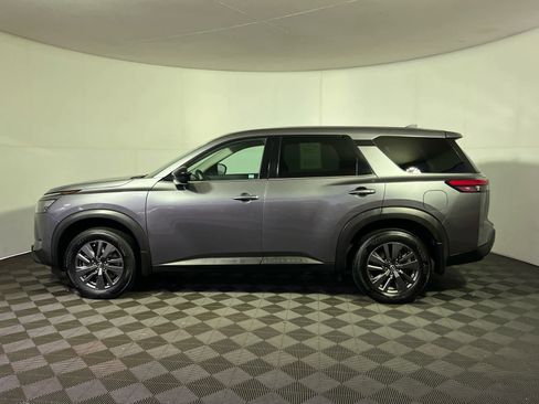 Used 2023 Nissan Pathfinder S image 4