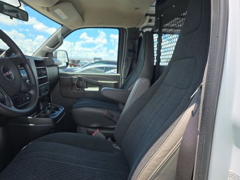 Used 2025 GMC Savana 2500 w/ Driver Convenience Package RWD image 4