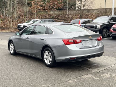 Used 2023 Chevrolet Malibu LT image 3