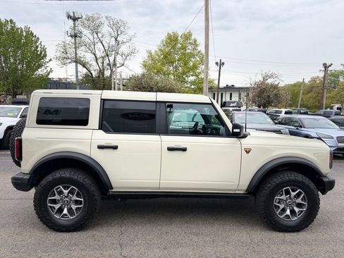 Used 2025 Ford Bronco Badlands AWD/4WD image 10