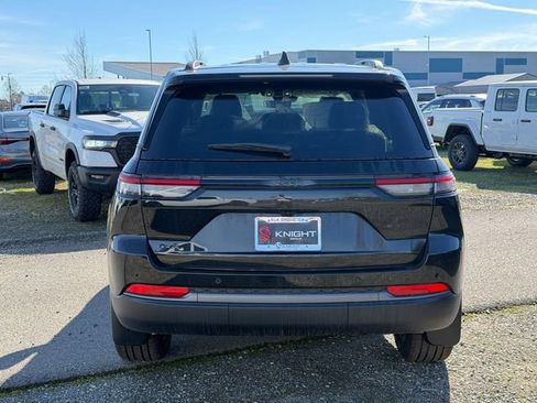 New 2026 Jeep Grand Cherokee Limited w/ Limited Altitude Package AWD/4WD image 7