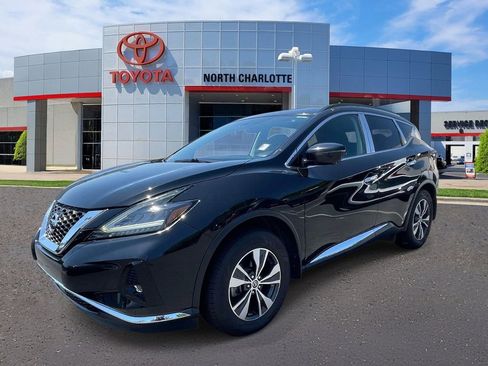 Used 2019 Nissan Murano SV w/ Premium Package AWD/4WD image 3