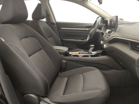 Used 2023 Nissan Altima 2.5 SV w/ SV Premium Package AWD/4WD image 21