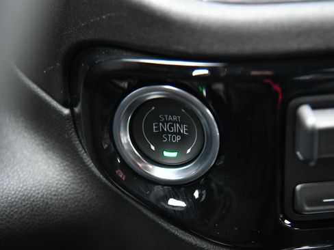 Used 2025 Chevrolet Silverado 1500 LTZ w/ Technology Package image 40