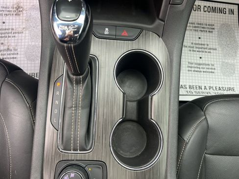 Used 2019 GMC Acadia SLT w/ Black Edition image 16