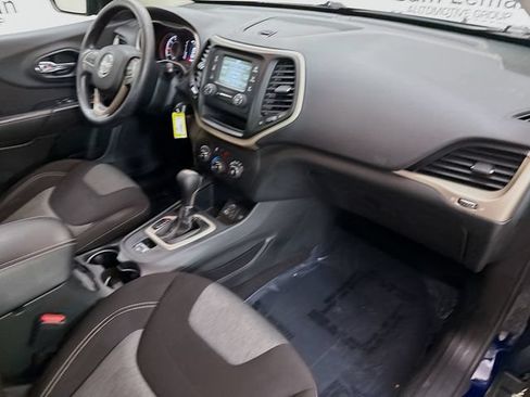 Used 2015 Jeep Cherokee Sport FWD image 27