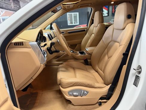 Used 2014 Porsche Cayenne Diesel AWD/4WD image 15
