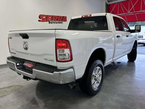 Used 2024 RAM 2500 Big Horn AWD/4WD image 3