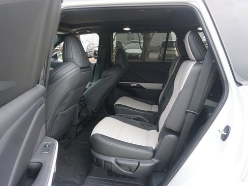 Used 2025 Lexus TX 500h AWD w/ Technology Package image 16