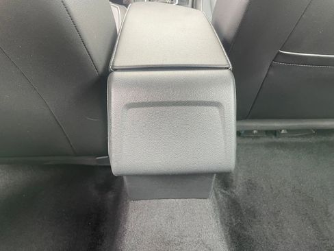 Used 2025 Volkswagen Jetta SE image 24