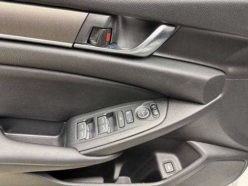 Used 2020 Honda Accord LX image 9