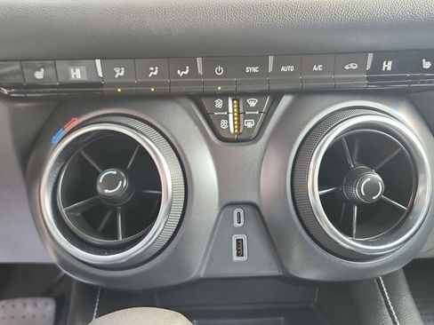 Used 2024 Chevrolet Blazer LT w/ Convenience Package FWD image 24