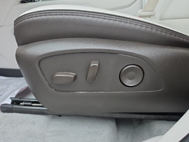 Certified 2026 GMC Acadia Denali w/ Super Cruise Package FWD image 19