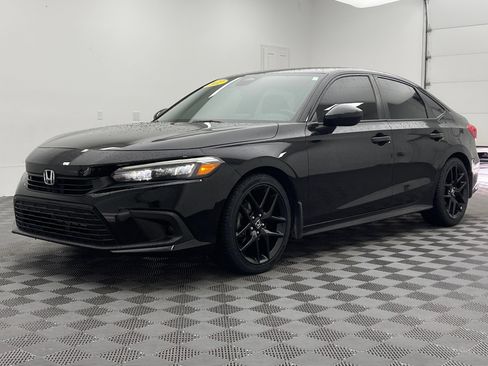 Used 2022 Honda Civic Sport image 2