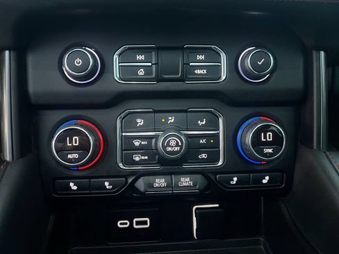 Used 2022 Chevrolet Tahoe RST w/ Luxury Package AWD/4WD image 27