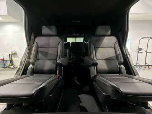 Used 2025 GMC Yukon Denali AWD/4WD image 28