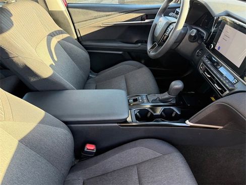 Used 2025 Toyota Camry LE image 25