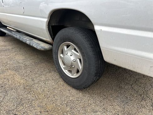 Used 2014 Ford E-250 and Econoline 250 w/ Power Group image 10