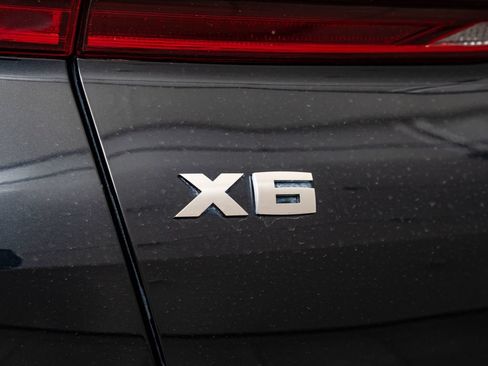 Used 2021 BMW X6 M50i w/ Executive Package AWD/4WD image 18