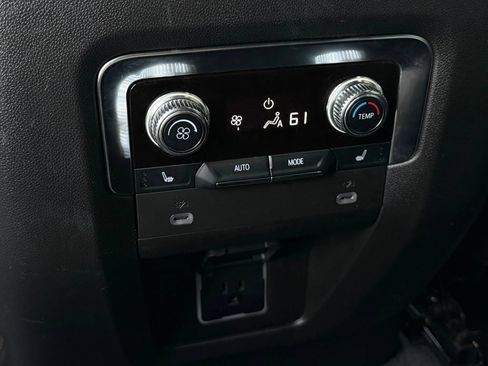 Used 2024 GMC Yukon Denali AWD/4WD image 20