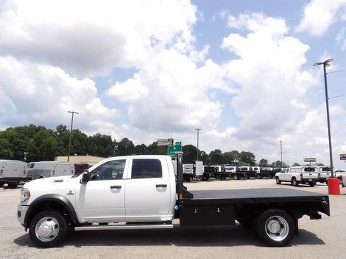 Used 2024 RAM 5500 Tradesman w/ Chrome Appearance Group AWD/4WD image 65