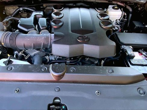 Used 2024 Toyota 4Runner SR5 Premium image 29