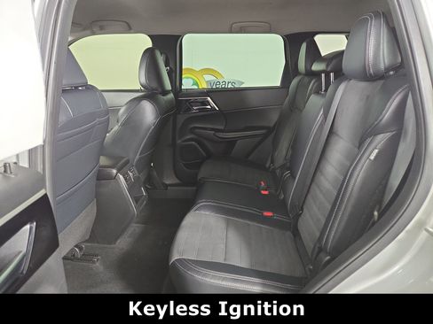 Used 2022 Mitsubishi Outlander SE AWD/4WD image 11