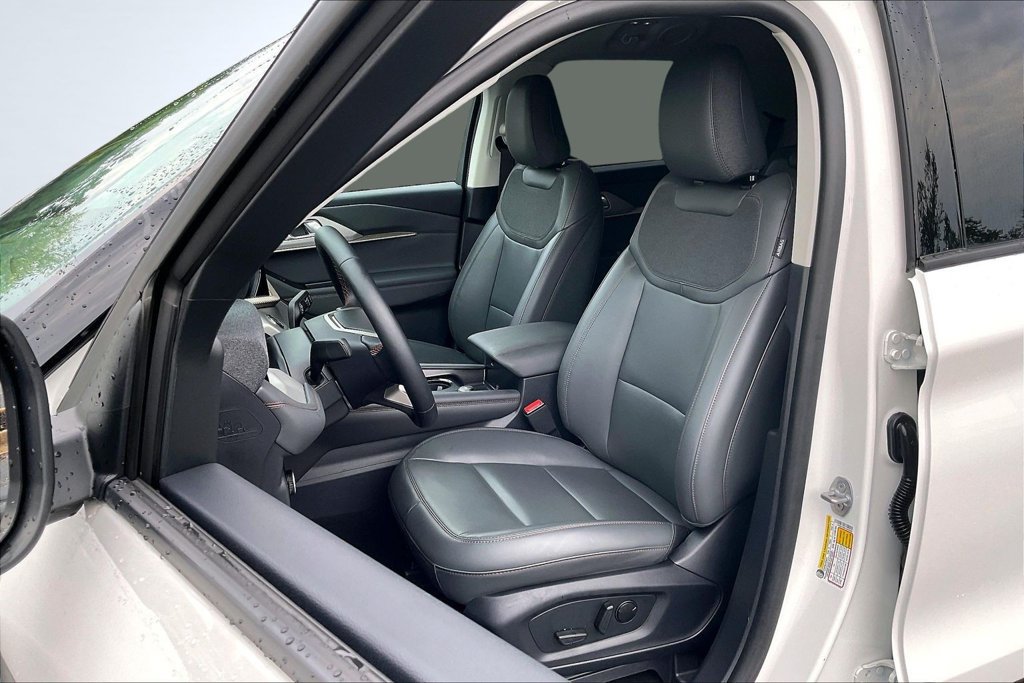 Used 2026 Ford Explorer Active w/ Active Comfort Package RWD image 22