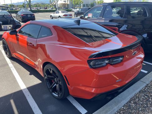 Used 2021 Chevrolet Camaro SS image 4
