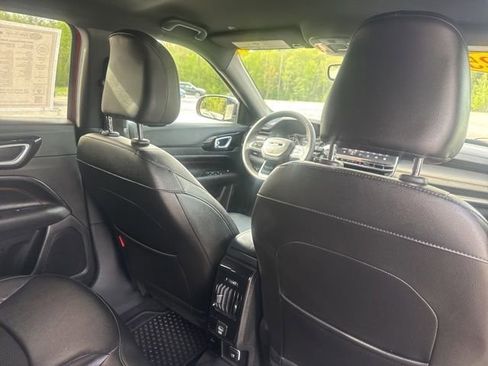 Used 2025 Jeep Compass Trailhawk AWD/4WD image 33